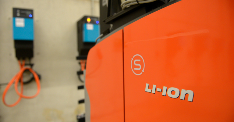 Le Li-ion Toyota simplifie la livraison en 24h pour le centre logistique Hermes Fulfillment | Toyota Material Handling