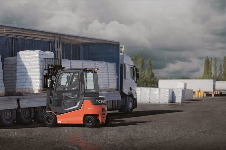Traigo, chariot frontal electrique en exterieur | Toyota Material Handling France