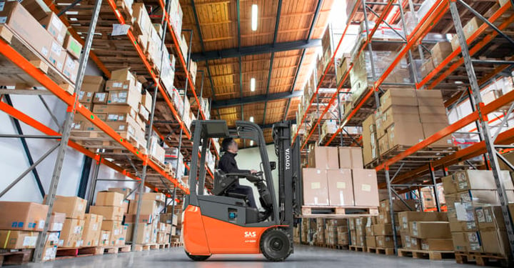 Traigo, chariot frontal electrique en interieur | Toyota Material Handling France