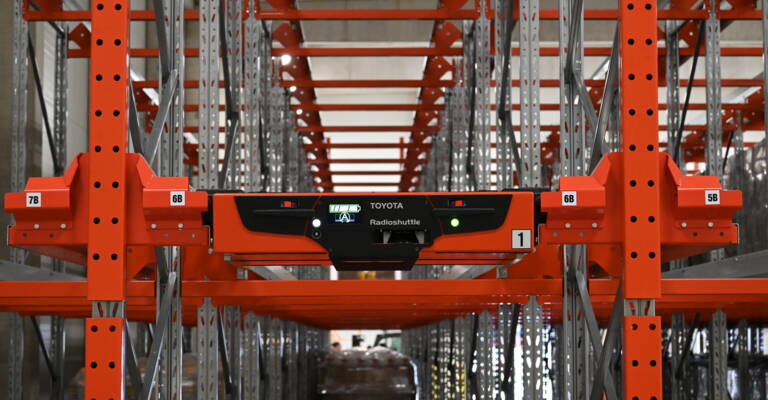 Radio navettes Toyota - solution de stockage automatisée - Avena x Toyota