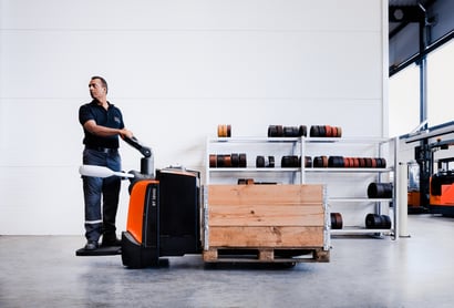 Quel transpalette choisir pour le transport horizontal