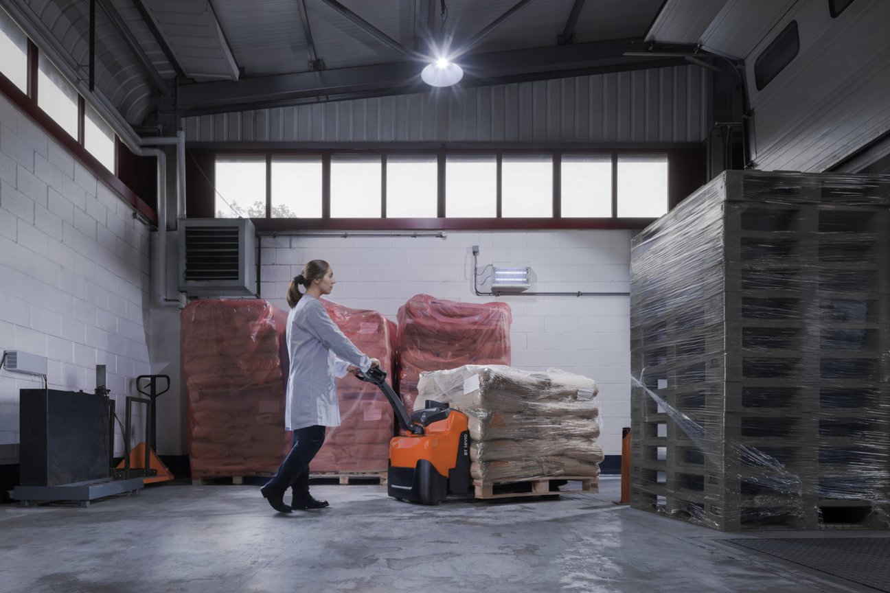 Quel transpalette choisir pour le transport de vos marchandises