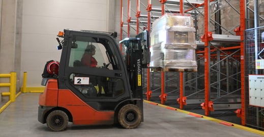 chariot frontal thermique toyota - avena x tmh