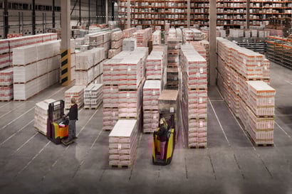 Stockage de masse avec gerbeur électrique